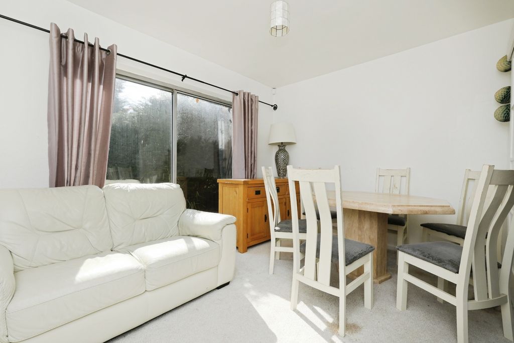 Property photo 3 of 17 Photo