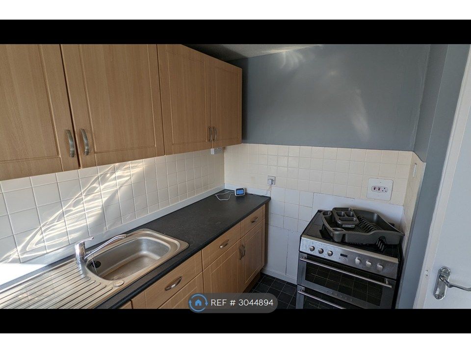 Property photo 2 of 4 Kitchen