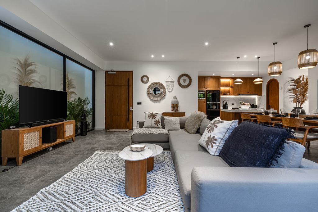 Property photo 3 of 21