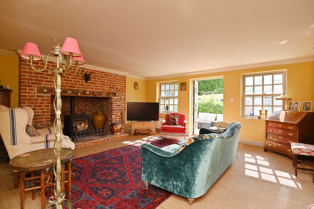 Property photo 3 of 34 09