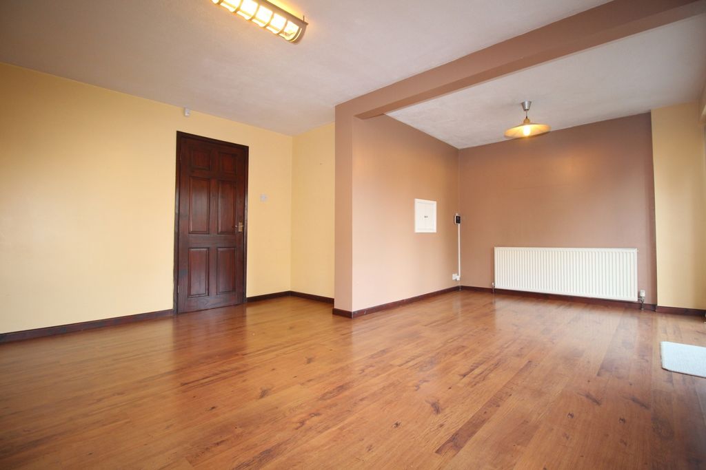 Property photo 3 of 11 Photo 3