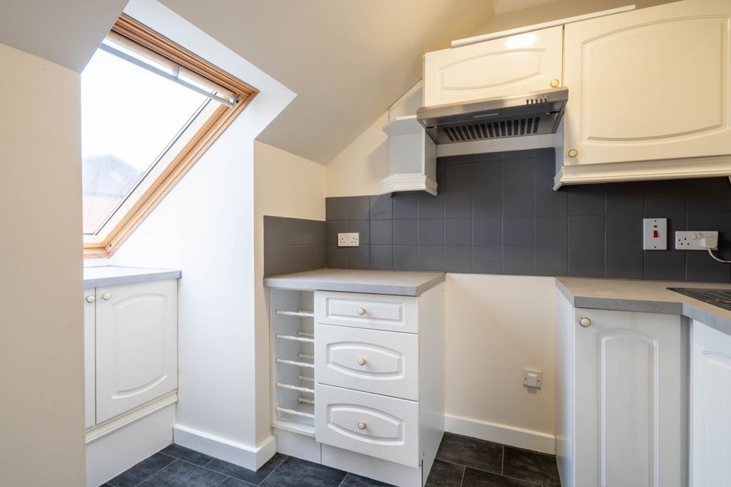 Property photo 3 of 12 4018766