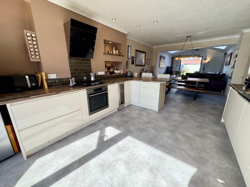 Property photo 2 of 28 Open Plan Kitchen