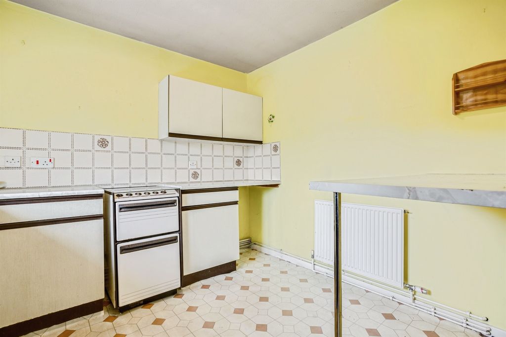 Property photo 3 of 12