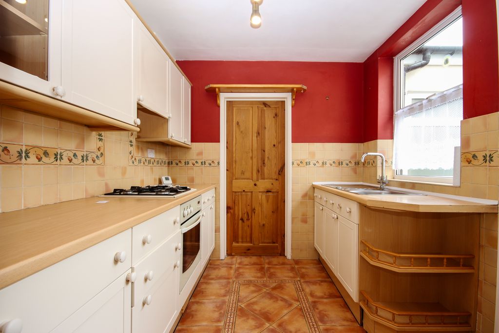 Property photo 3 of 13 Kitchen