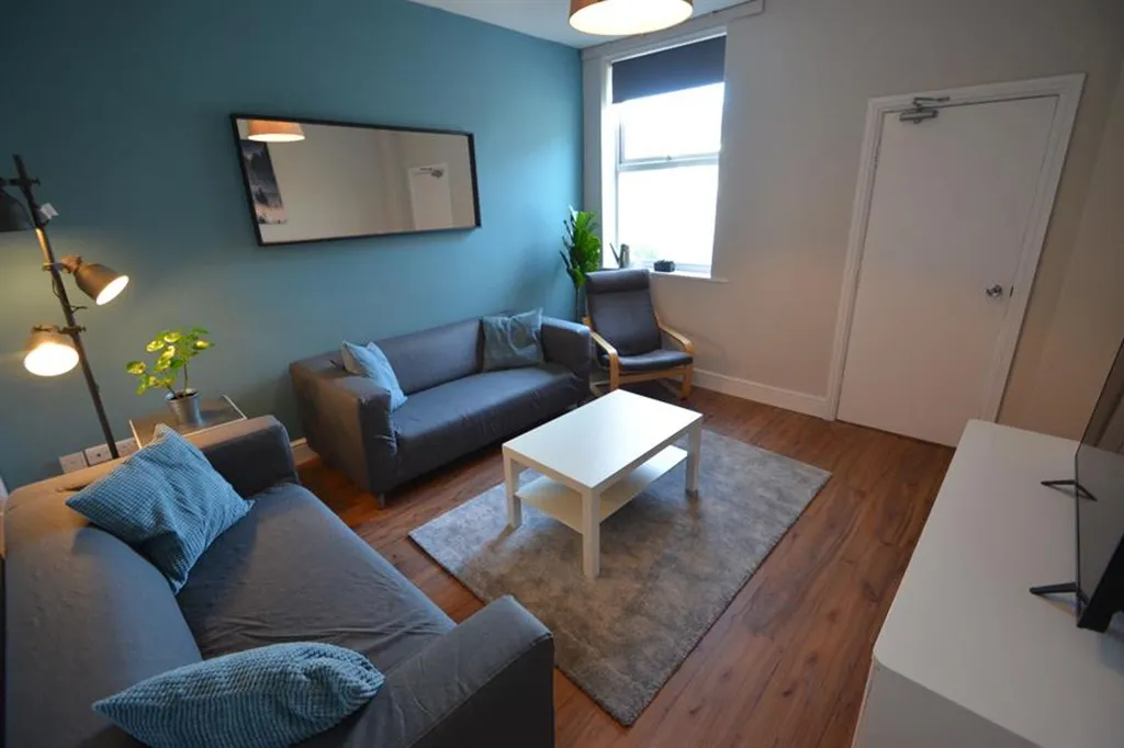 House in Nottingham, Beeston - View 3