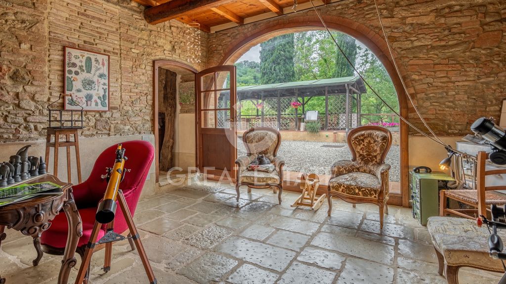 Property photo 2 of 46 Interiors