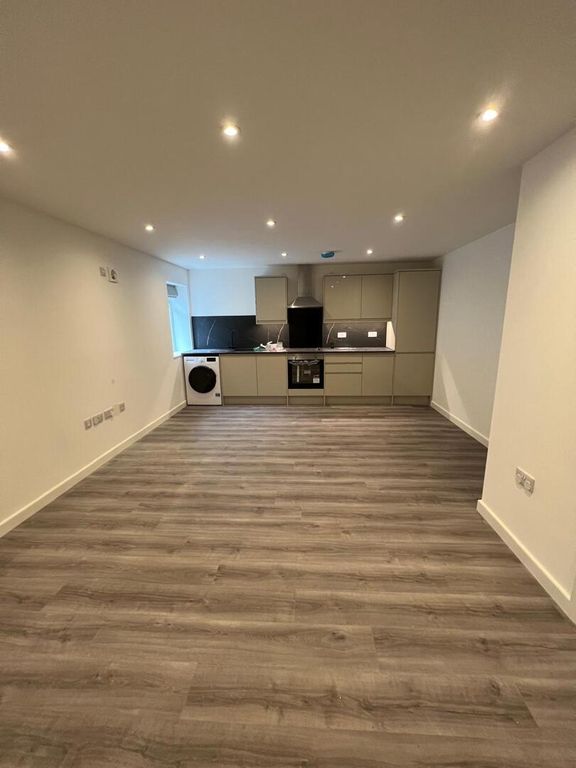 Property photo 2 of 6 Kitchen