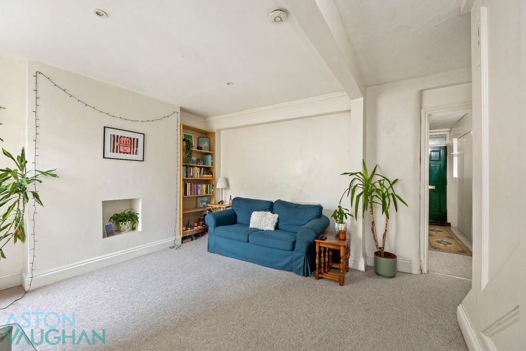 Property photo 2 of 15 5534073