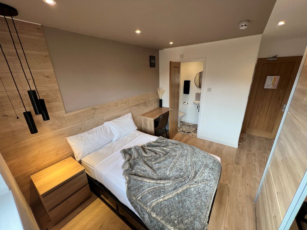 Property photo 1 of 3 Bedroom