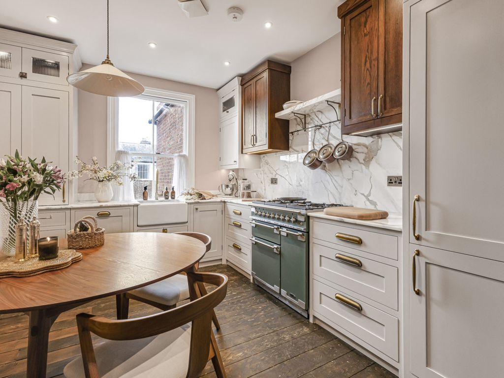 Property photo 2 of 40