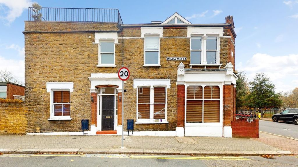 Property photo 3 of 13