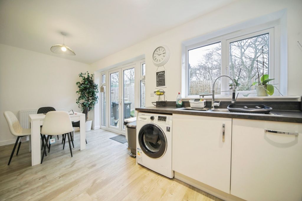 Property photo 3 of 20 Pbox-Img.Jpg