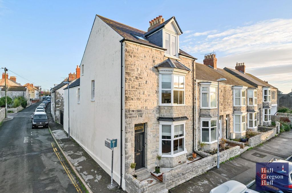 Property photo 1 of 38 Cde384d5-c012-4671-83c4-E7Cf89E9E663.Jpg