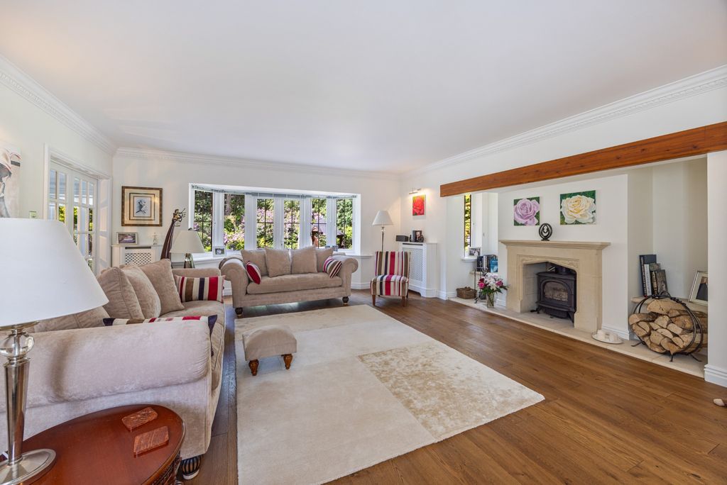 Property photo 2 of 35