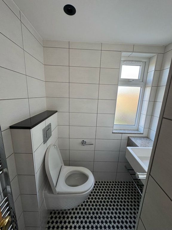Property photo 3 of 5 Bathroom