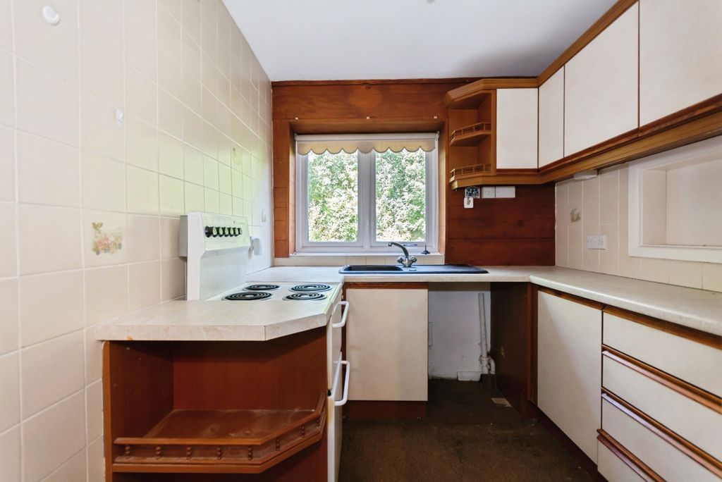 Property photo 2 of 17 Photo