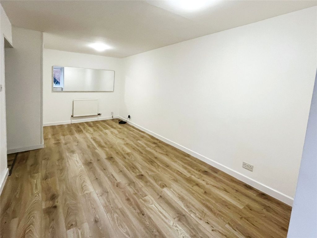 Property photo 2 of 10 Picture No. 02