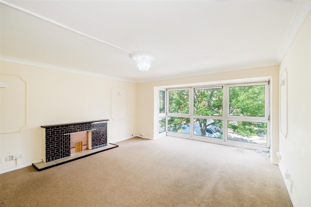 Property photo 3 of 33
