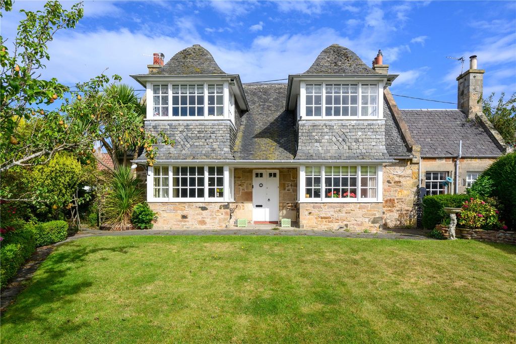 Property photo 2 of 39 Lundie Cottage