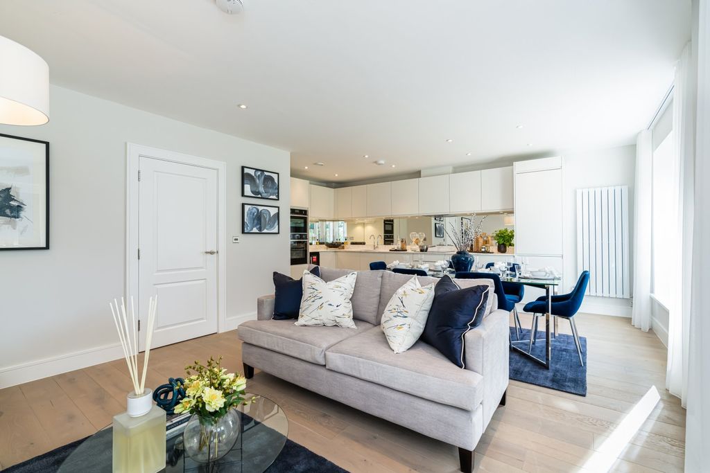 Property photo 3 of 8 Living Area