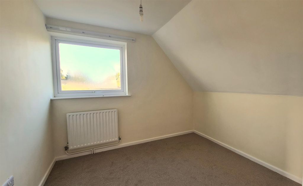 Property photo 3 of 9 Bed Three