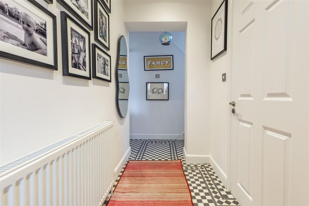 Property photo 3 of 32 20, James Street (1).Jpg