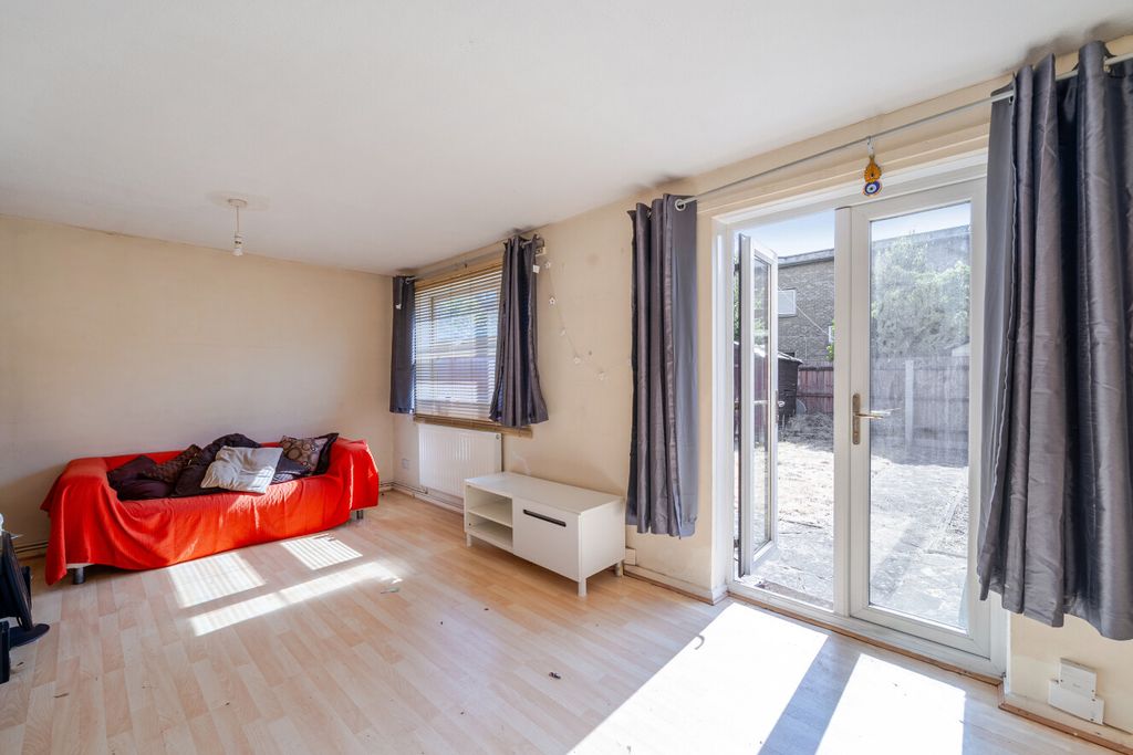 Property photo 3 of 15 1500572-8-6A705Fa...