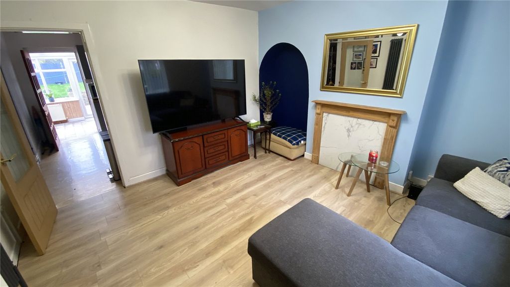 Property photo 2 of 12 Picture No. 10