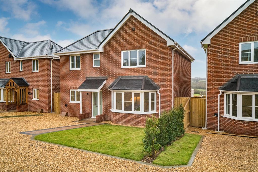 Property photo 1 of 21