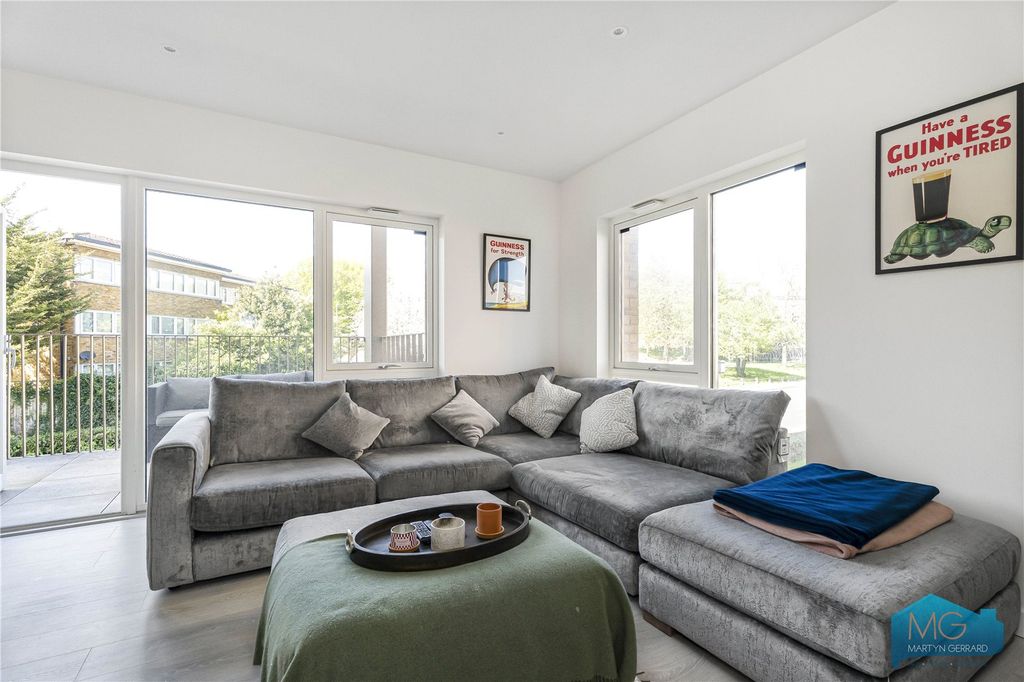 Property photo 2 of 14 Picture No. 10