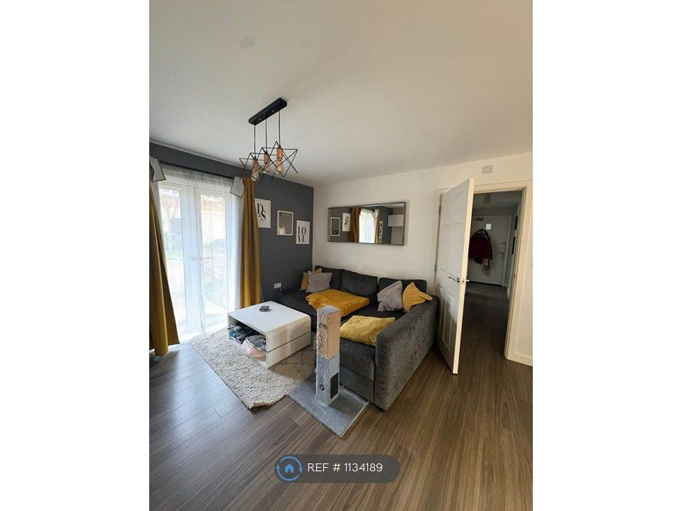 Property photo 3 of 15 Living Room