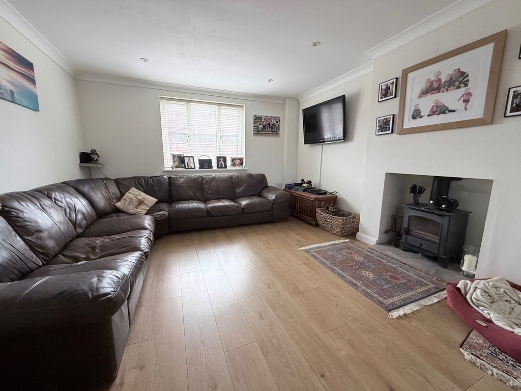 Property photo 3 of 21