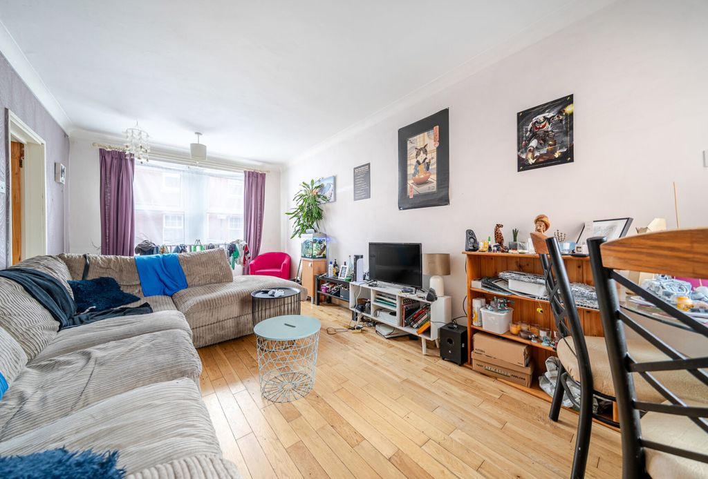 Property photo 1 of 12 Sitting Room