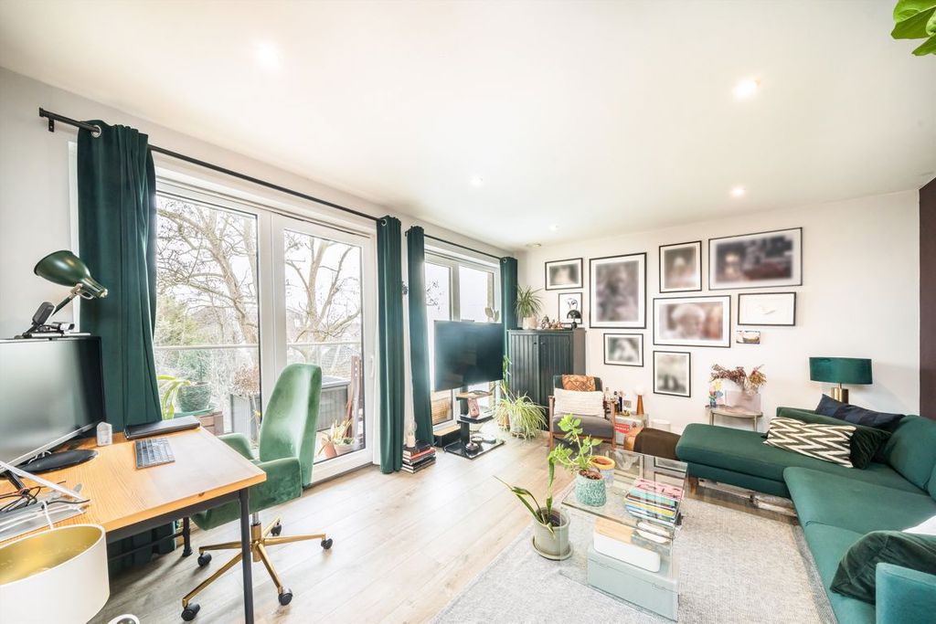 Property photo 2 of 6