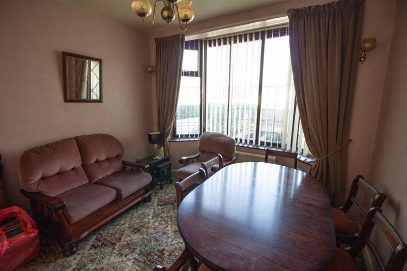 Property photo 3 of 16 Lounge