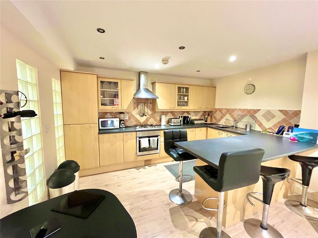 Property photo 2 of 11 Picture No. 04