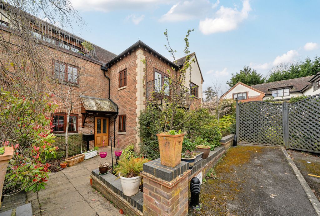 Property photo 1 of 12 1435018-2-69c3d8d...