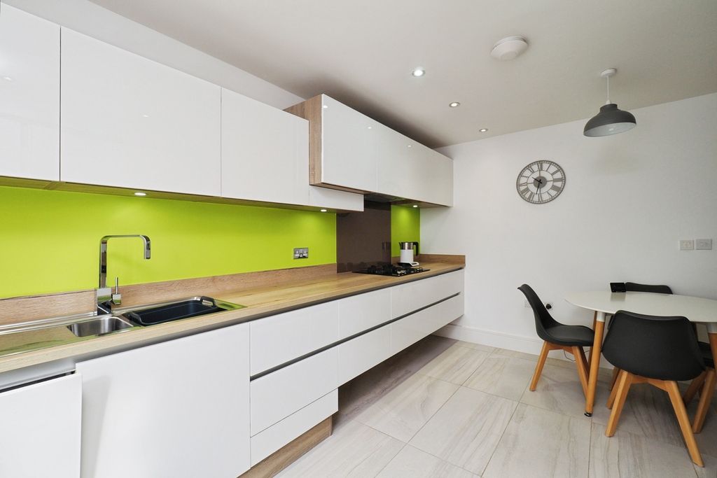 Property photo 2 of 19 Pbox-Img.Jpg