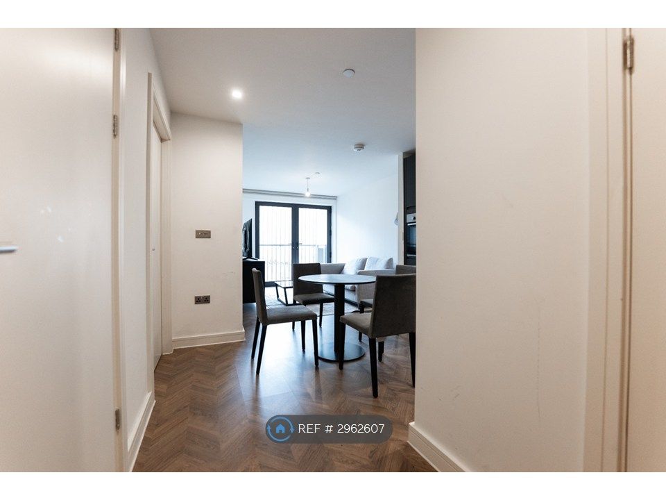 Property photo 2 of 28