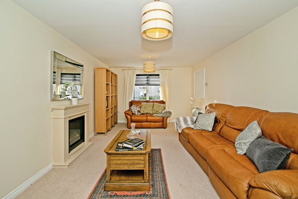 Property photo 3 of 15 Pbox-Img.Jpg