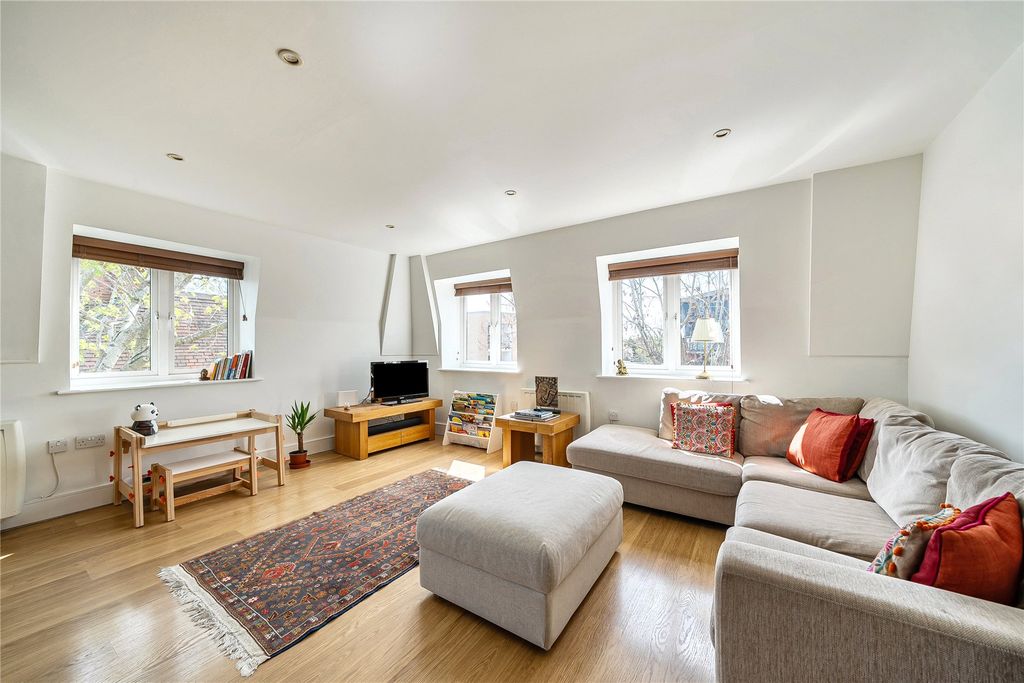 Property photo 2 of 14 Picture No. 20