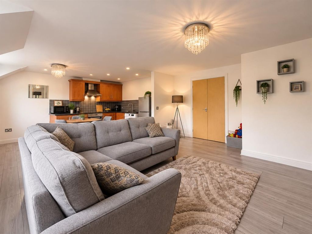 Property photo 2 of 14 13