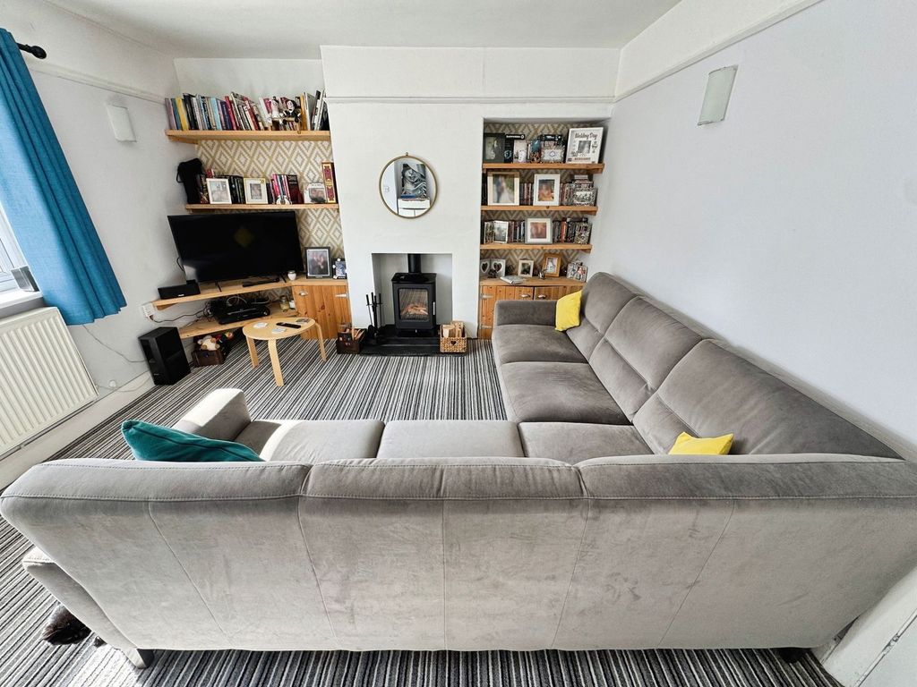 Property photo 3 of 15