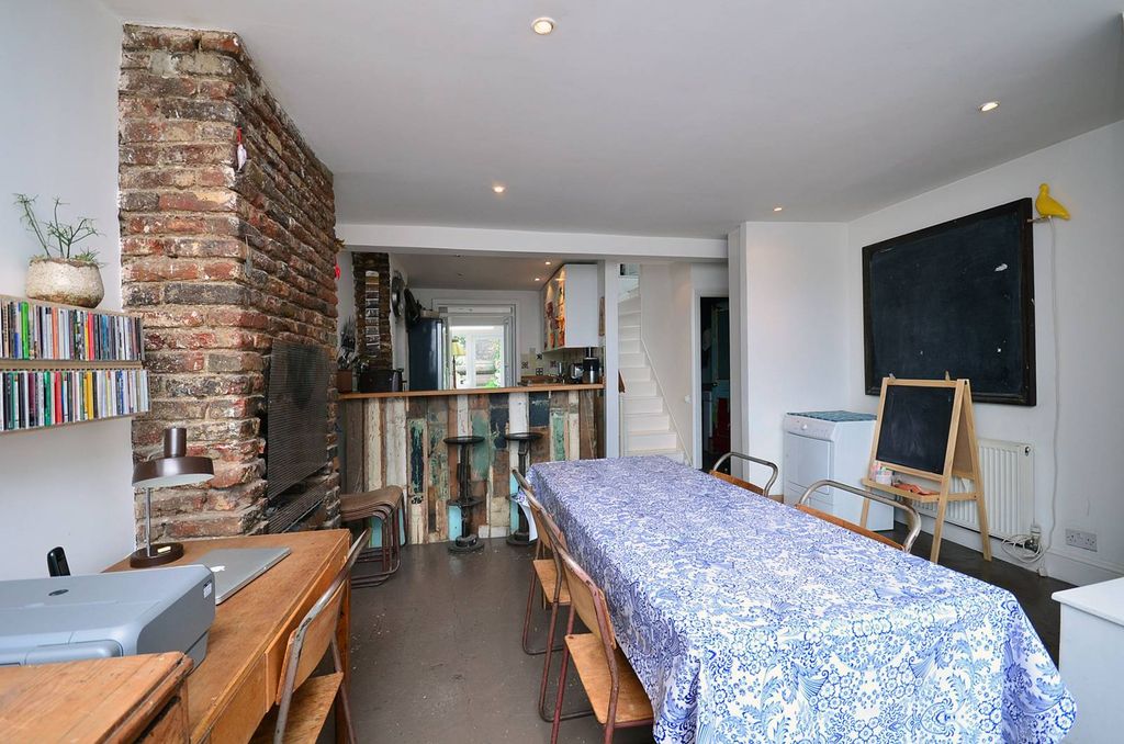 Property photo 1 of 28