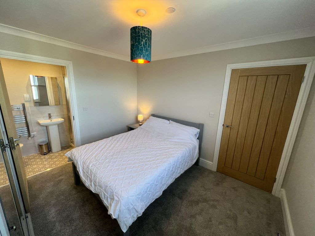 Property photo 3 of 5 Bedroom