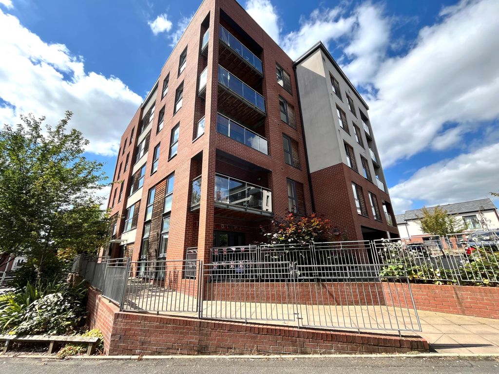 Property photo 1 of 8