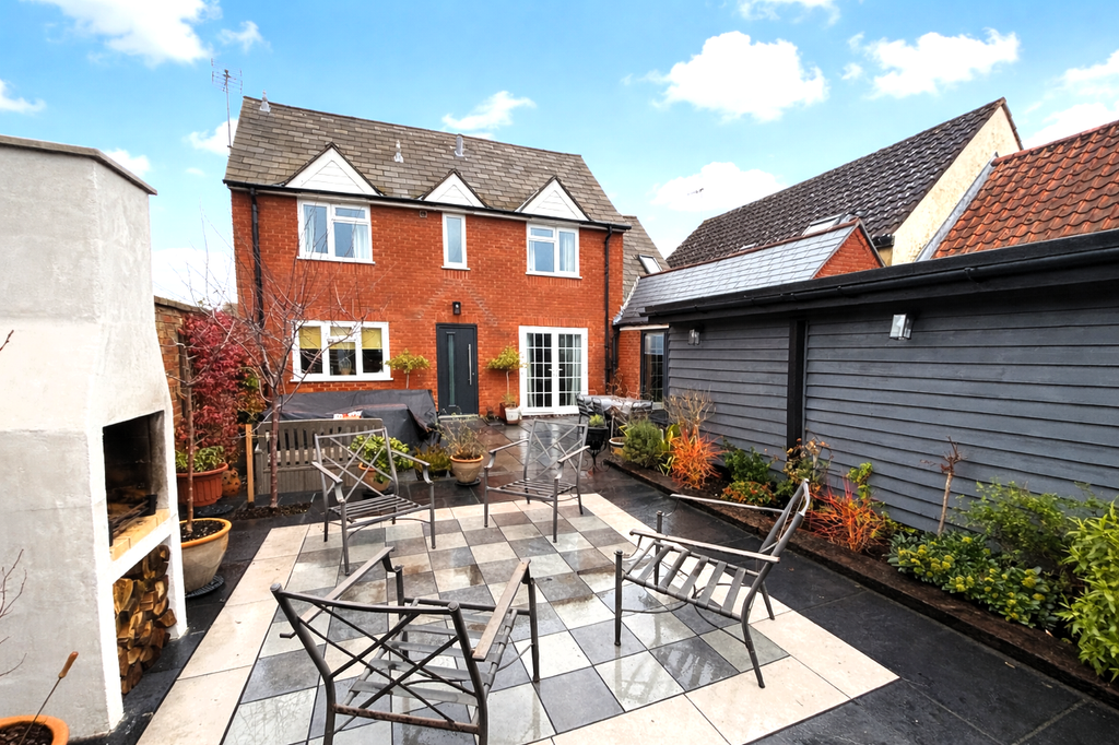 Property photo 1 of 15 E1E4E7F7-5481-4A30-86F7-Fad3B16D348E