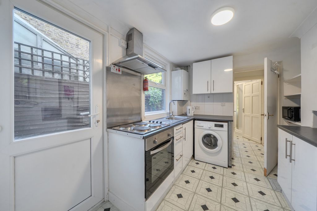 Property photo 3 of 17 1523240-11-6Ab11A...
