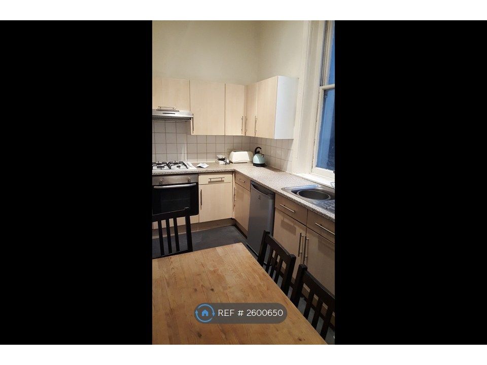 Property photo 2 of 8 Kitchen
